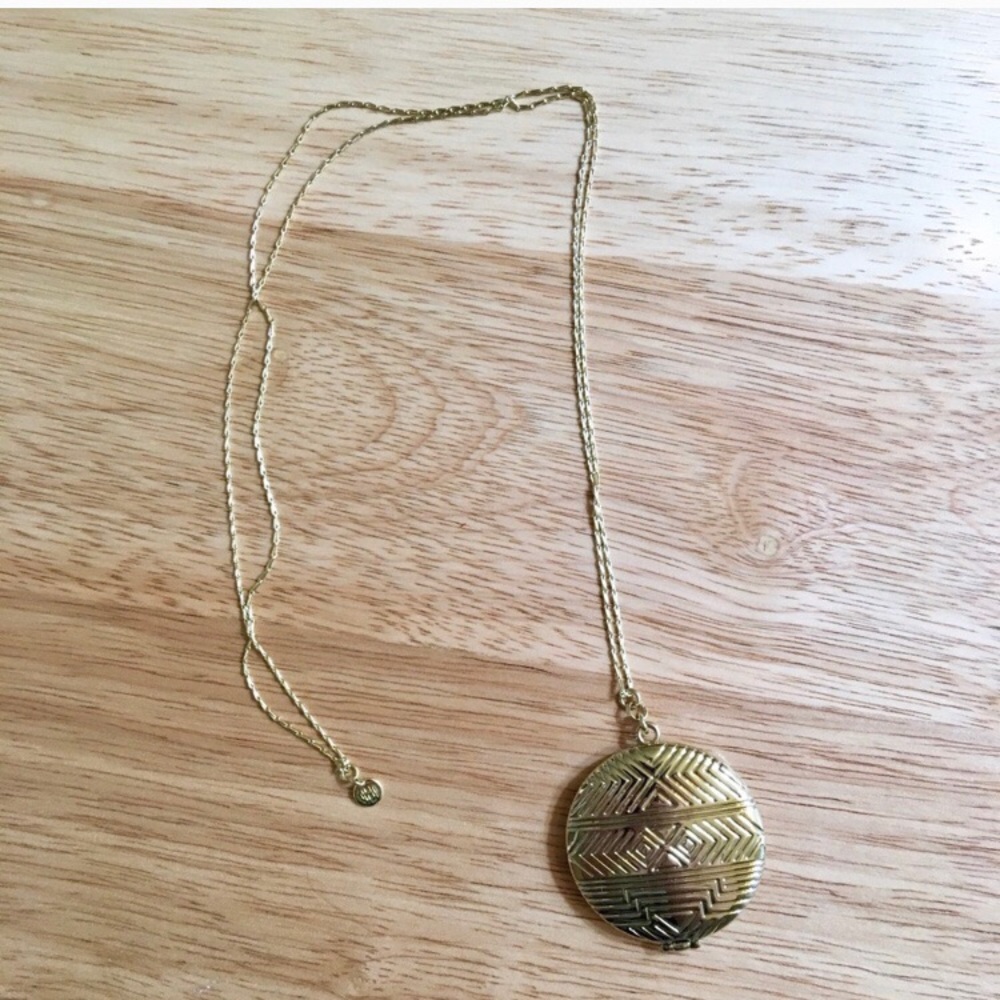 House of Harlow 1960 locket necklace